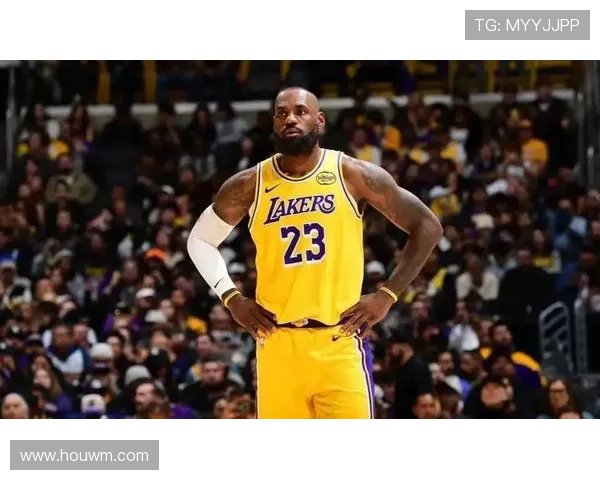 詹姆斯35分钟三双率队取胜